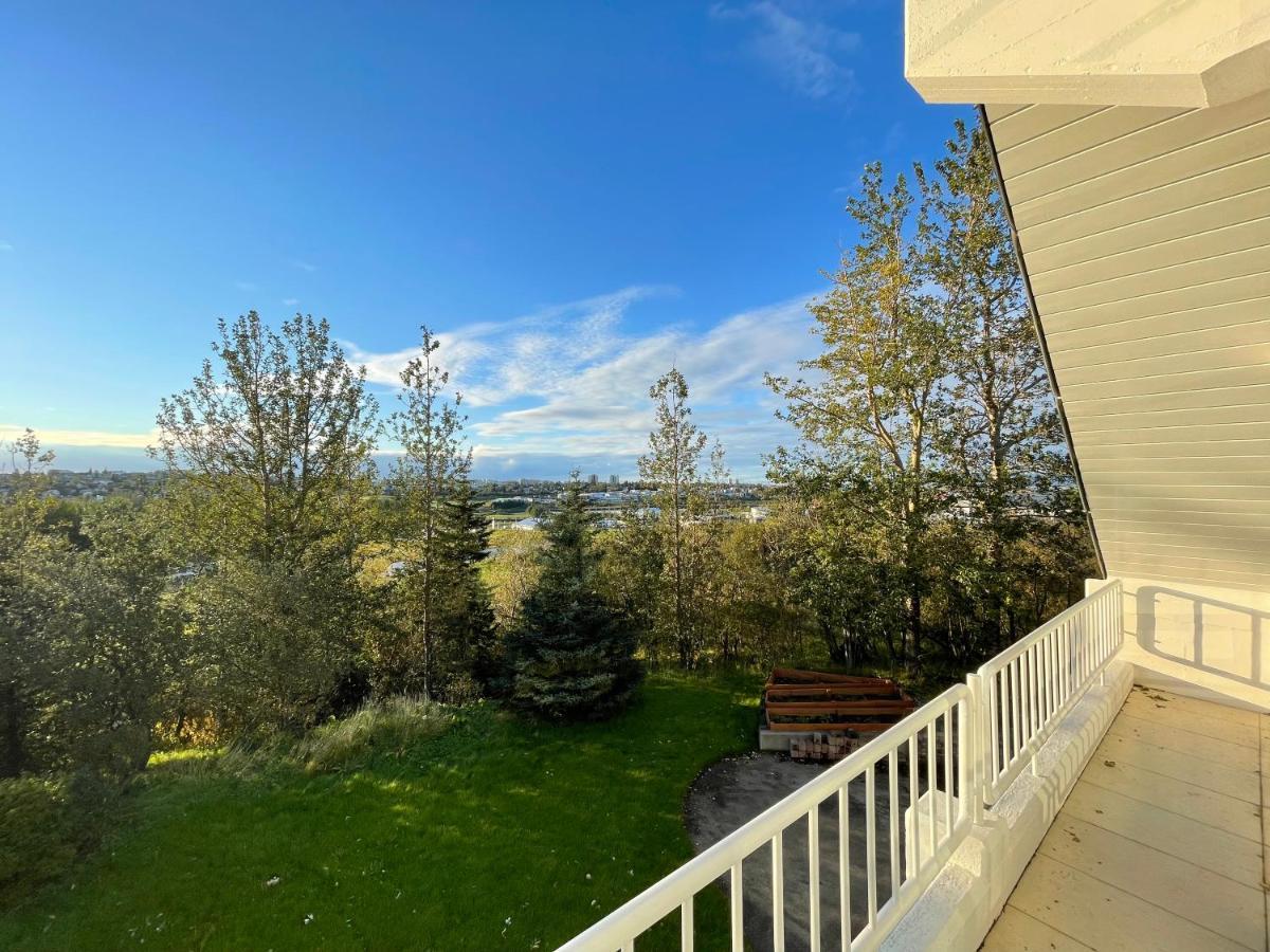 Big Villa Centrally Located In Reykjavik Ngoại thất bức ảnh