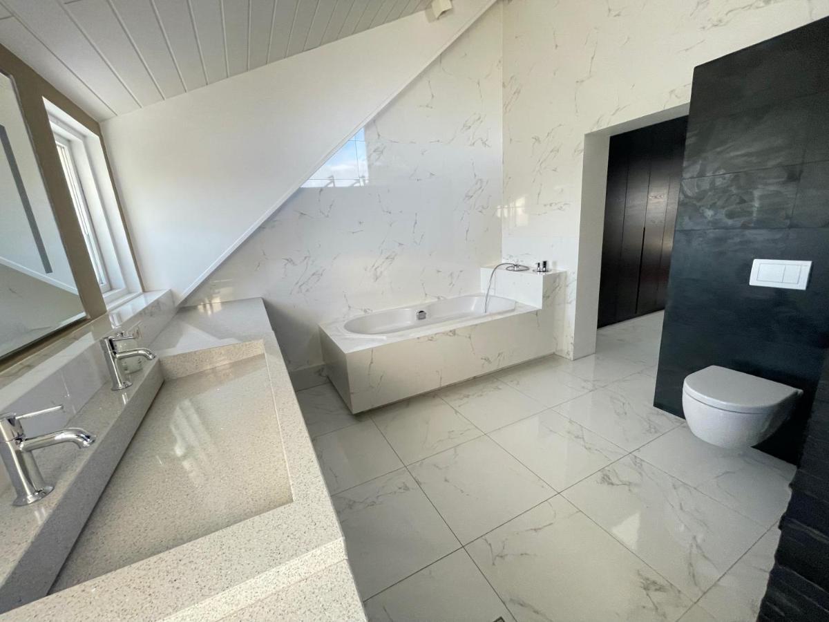Big Villa Centrally Located In Reykjavik Ngoại thất bức ảnh