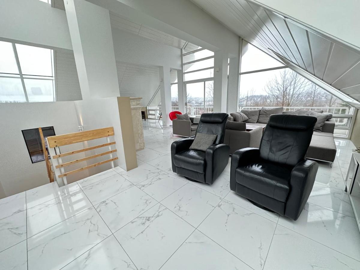 Big Villa Centrally Located In Reykjavik Ngoại thất bức ảnh